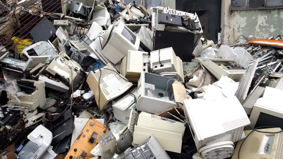 Plastihormigón evita la contaminación de más de más de  4000 kilos residuos electrónicos. Fuente: (X)