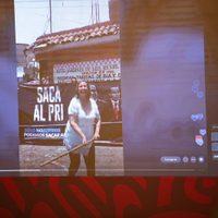 AMLO exhibe video en el que Xóchitl Gálvez rompe una piñata del PRI