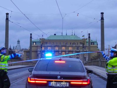 Tiroteo en universidad de Praga deja al menos 15 personas muertas