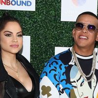 "Linda pareja" Daddy Yankee fue captado con Natti Natasha detrás del escenario ¿Qué hacían?