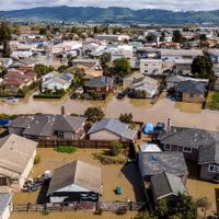 Evacúan a 27 mil en California por nuevo río atmosférico (Fotogalería)