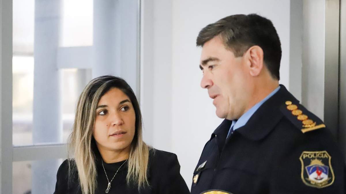 Son 450 postulantes para cursar las distintas carreras que ofrece la policía neuquina. Fuente: (Facebook)
