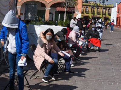 Cómo un hombre convirtió el hacer cola por productos en un servicio profesional