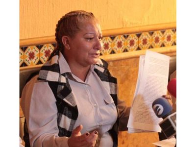Madre pelea por la custodia de sus hijos y acusa corrupción del DIF de Chapala