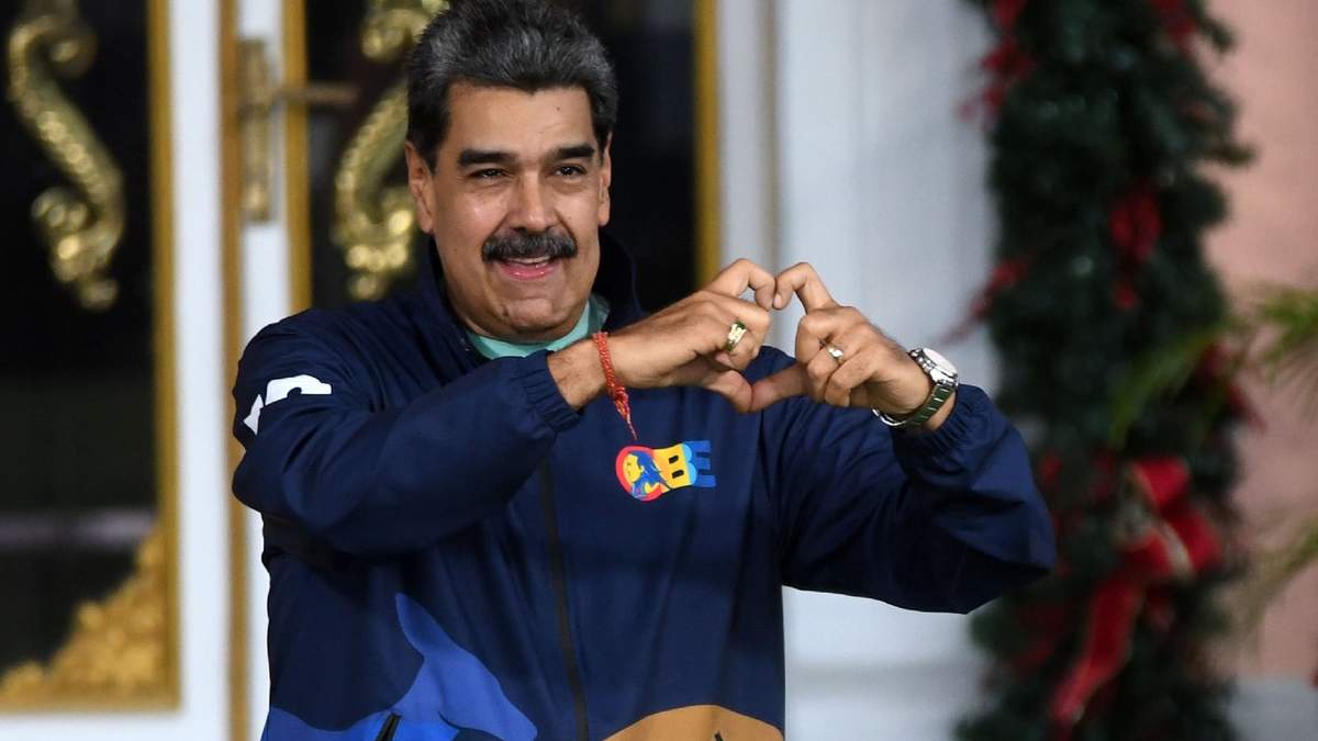 La Casa Blanca afirmó que Maduro y sus principales colaboradores deben abandonar el poder ante el endurecimiento del cerco político y militar.