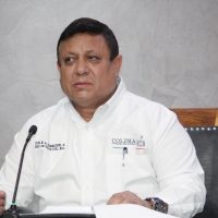 Secretario de seguridad de Colima se disculpa por decir que las mujeres no deben "deambular solas"