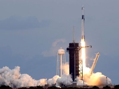 Astronautas saudíes toman vuelo privado de SpaceX a estación espacial