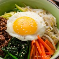 Bibimbap: la comida coreana con ingredientes nutritivos que es muy fácil de hacer en casa