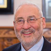 Joseph Stiglitz advirtió que vendrán “quitas significativas” para los acreedores de deuda