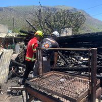 Dos niños mueren durante un incendio en su casa en Santiago, NL