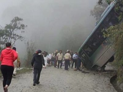 Vuelca autobús que viajaba rumbo a Machu Picchu ; hay cuatro mexicanos entre los heridos (Video)