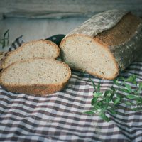 Pan de orégano y parmesano como el que venden en Subway: esponjoso, delicioso y rápido de preparar en casa