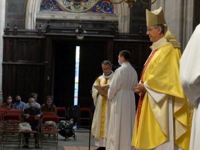 El exarzobispo de París presume que el Papa lo considera víctima de la hipocresía y el clericalismo