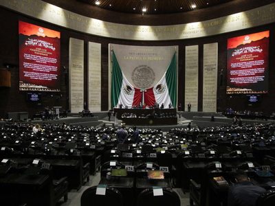 De la supremacía constitucional y de la división de poderes