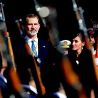 Se cambió la cara y crecen las dudas: el Rey Felipe no sabe cómo decirle