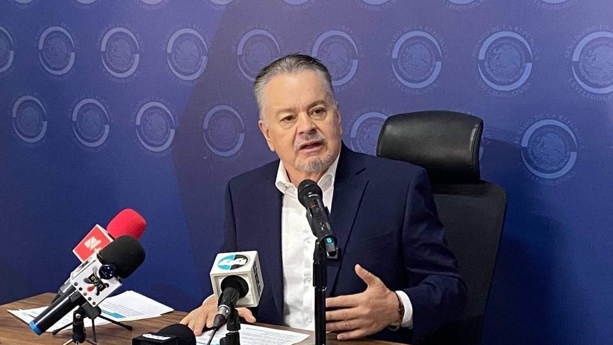 El senador panista Mario Vázquez