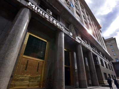 El Gobierno inició negociaciones para la recompra de deuda