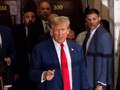 Trump utiliza bombardeos en Yemen para criticar a Biden y alega que él "derrotó" al Estado Islámico