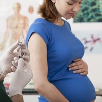 ¡Atención! Aplicarán la vacuna antigripal para embarazadas y bebés. ¿Cuándo?