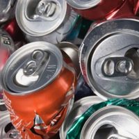 Con latas de cerveza o gaseosa, creá esta idea perfecta y original para estas Fiestas y sin gastar de más