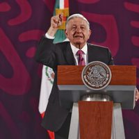 AMLO respalda a Sheinbaum por no invitar al rey Felipe VI y acusa prepotencia de España