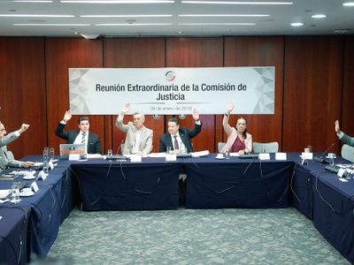 En Comisión de Justicia aprueban a 27 aspirantes a fiscal general de la República
