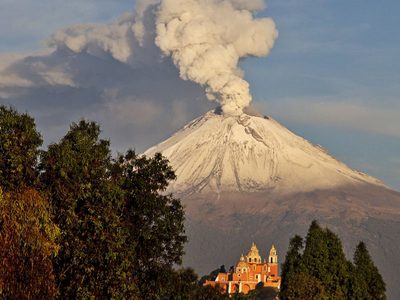 "En cualquier momento podría hacer erupción": un hombre grabó el interior del volcán Popocatépetl