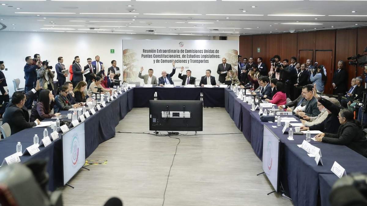 Comisiones unidas de Puntos Constitucionales, Estudios Legislativos y de Comunicaciones y Transportes del Senado de la República
