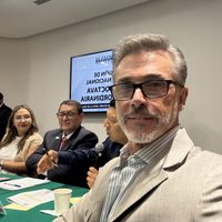 Aunque renunció a Morena, Sergio Mayer participa en la bancada oficialista