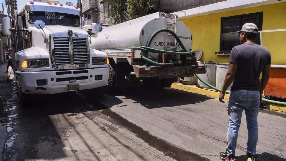 Pipas de agua en la CDMX