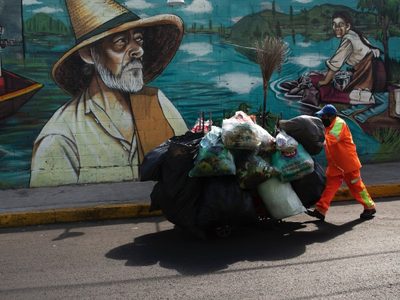 Sheinbaum anuncia aumento de sueldo a miles de trabajadores del gobierno de la CDMX