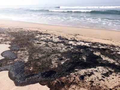 Derrame en la Refinería de Salina Cruz contamina las playas de Oaxaca