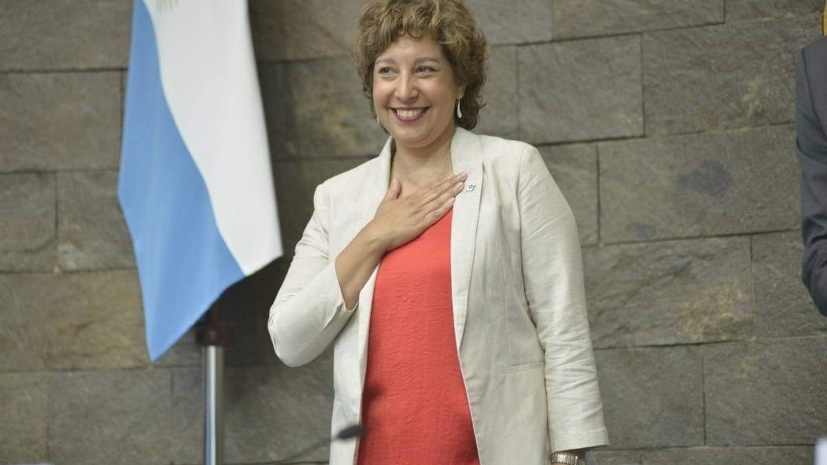 Arabela Carreras aseguró que habrá aumento para las fuerzas en mayo. Fuente (redes sociales)