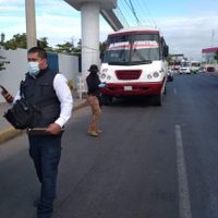 Hombre ataca con un cuchillo a su pareja a bordo de camión en Culiacán