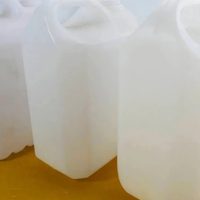 Transformá un bidón de plástico en un organizador chic: no necesitás ser experto en manualidades
