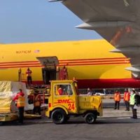 AMLO alista decreto para sacar el transporte de carga del AICM