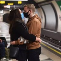 Reino Unido estará en "una situación muy, muy difícil" si la ómicron provoca más hospitalizaciones
