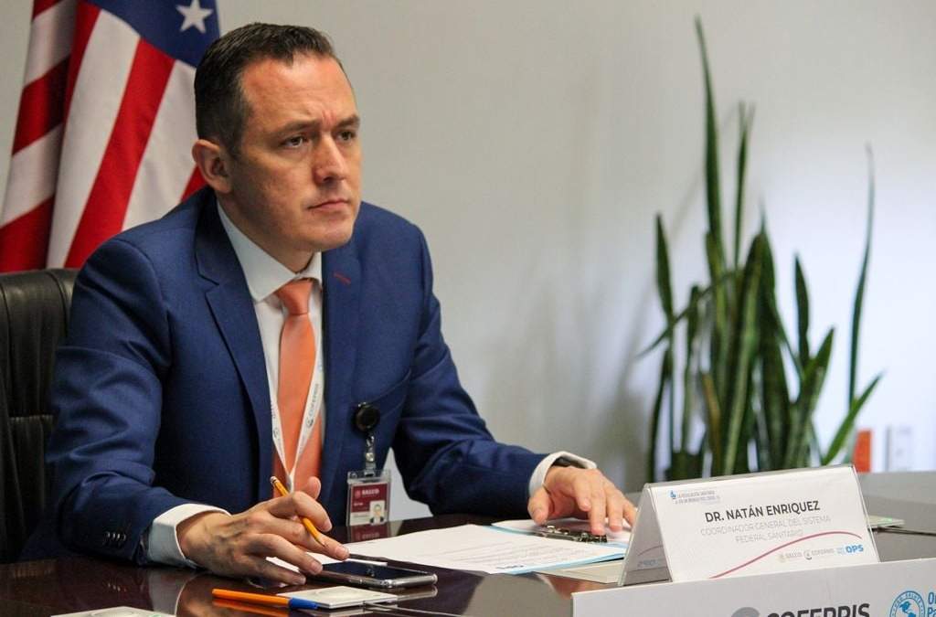 Natán Enríquez Ríos Ríos es médico cirujano por la Universidad Veracruzana