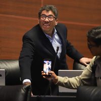 Pese al candidato antinepotismo, Saúl Monreal dice que buscará la candidatura de Morena en Zacatecas
