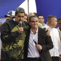Aliado de Maduro es acusado de soborno en Venezuela tras su deportación a EU