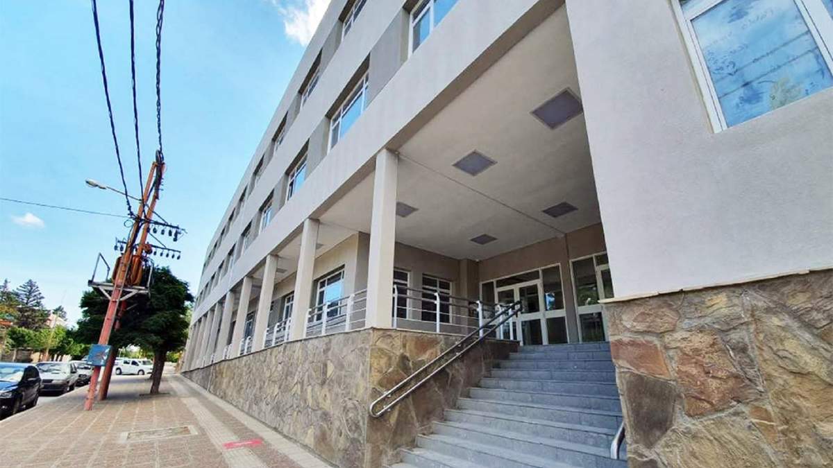 Nuevo edificio del Hospital Zapala, polo de derivaciones de pacientes críticos. Fuente: (Twitter).