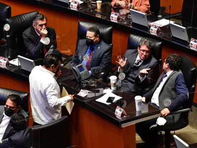 Morena y PAN chocan en el Senado por cambio de fecha para consulta de revocación de mandato