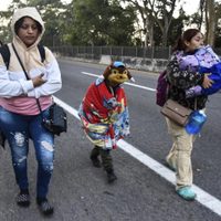 Llamadas a la puerta y pruebas de ADN: cómo Trump planea rastrear a 450 mil niños migrantes