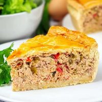 Tarta de atún con masa casera: la receta perfecta y rendidora para disfrutar en familia esta Semana Santa