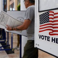 Harris encabeza encuestas en Wisconsin y Michigan pero Trump incrementa ventaja en Arizona y Georgia