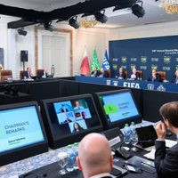 La IFAB y FIFA aprueban que sea permanente hacer cinco cambios en los partidos