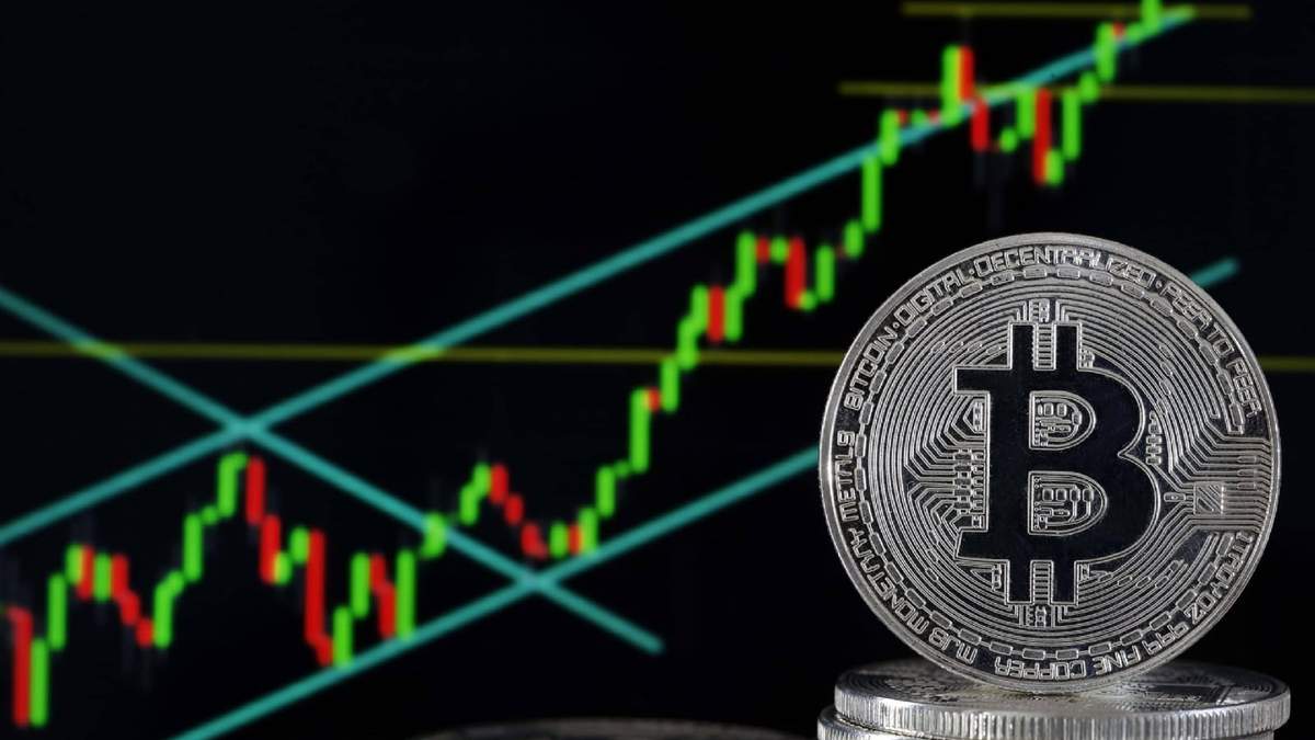 El Bitcoin superó la barrera de 11.00 dólares. Fuente: (Twitter)