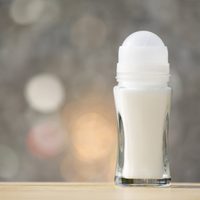 No tires los envases vacíos de desodorantes con bolita: mirá cómo convertirlos en algo increíble