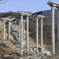 Colapso de un puente en construcción, en Corea del Sur, provoca la muerte de cuatro trabajadores