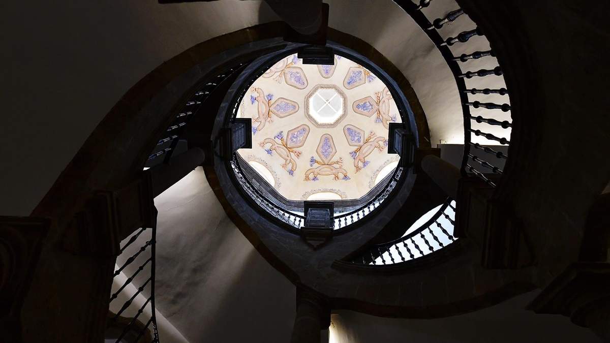 Sede central de Banamex. Su prodigiosa escalera.